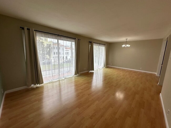 Building Photo - 1591 Dolores St