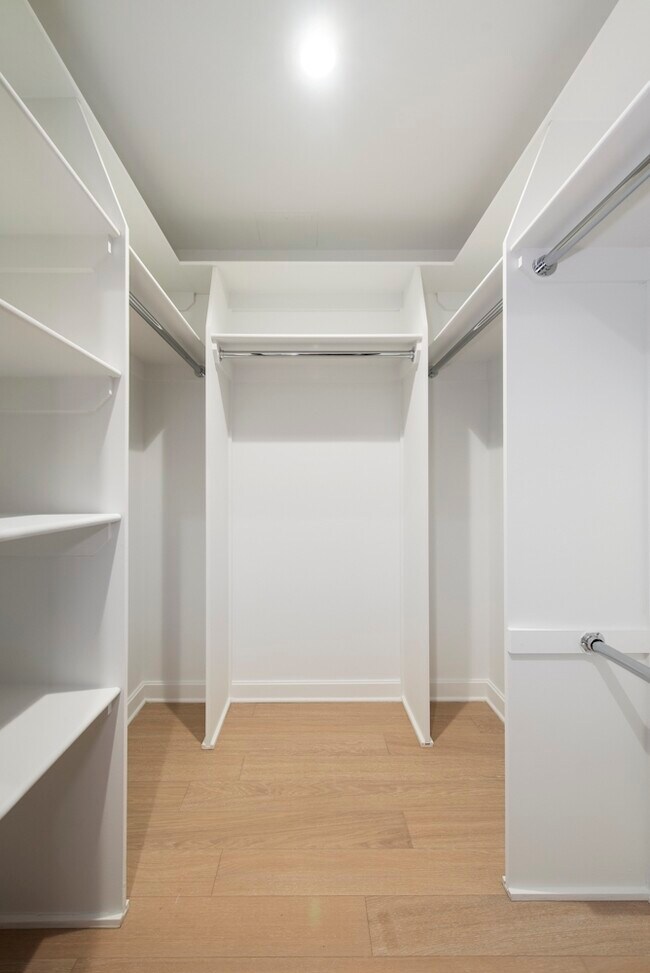 Foto del edificio - 249 W 60th St