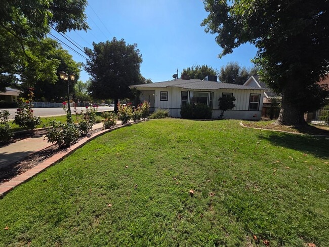 Foto del edificio - 2 bedroom 2 bathroom in Beverly Glen!