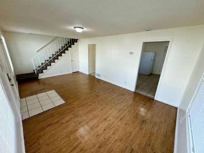 Building Photo - Remodeled 3 Bed 1 Bath in quiet Neighborhood!