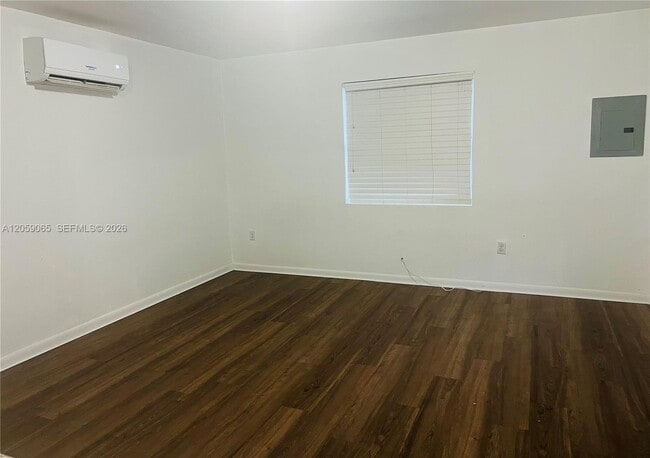 Foto del edificio - 529 SW 3rd St