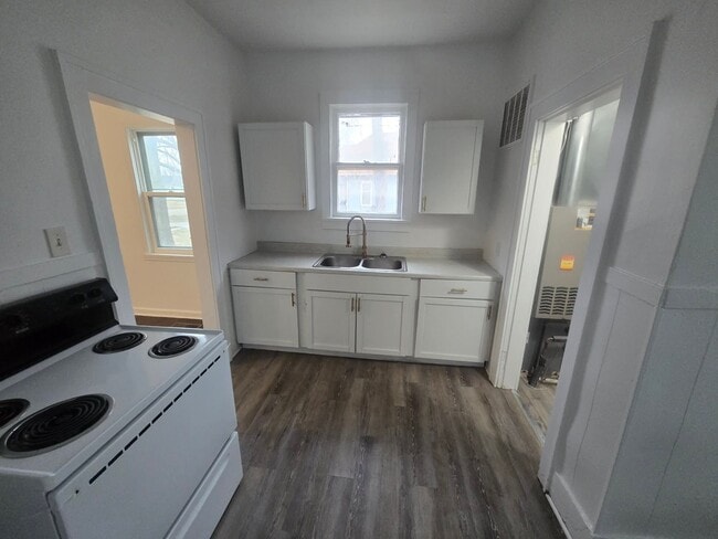 Building Photo - 1527 S Lulu Ave