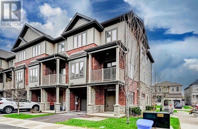 Building Photo - 23 Ridgeside Ln