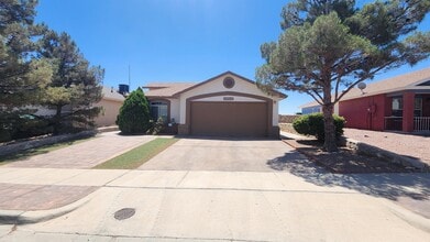 Building Photo - 12512 Sombra Grande Dr