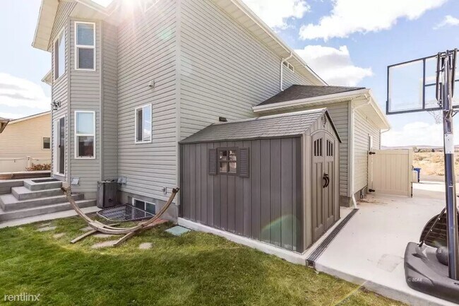 Building Photo - 3 br, 2 bath House - 3724 Wright Way