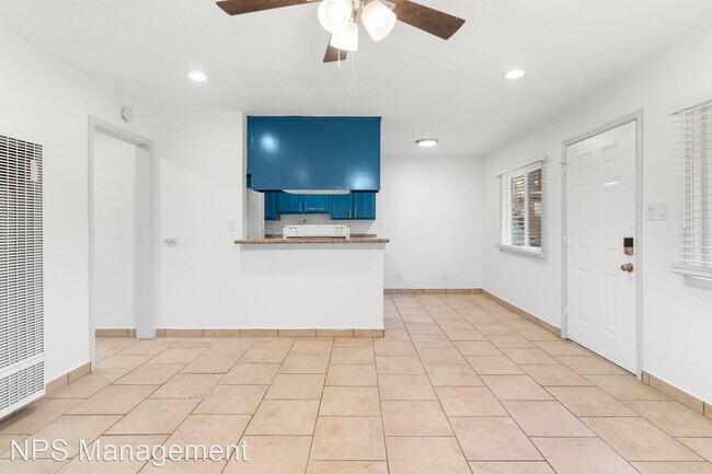 Building Photo - 2 br, 1 bath Apartment - 765 Cerritos Aven...