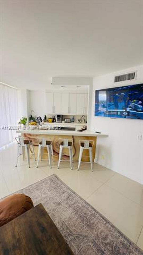 Foto del edificio - 3610 Yacht Club Dr