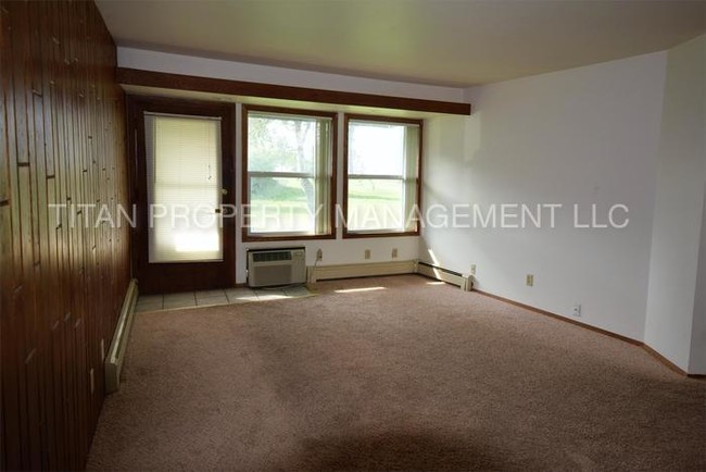 Building Photo - 1001 Bay Shore Dr