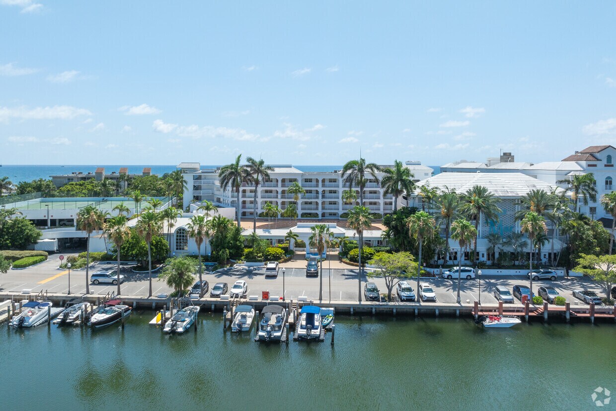 Alterno - Lago Mar Place