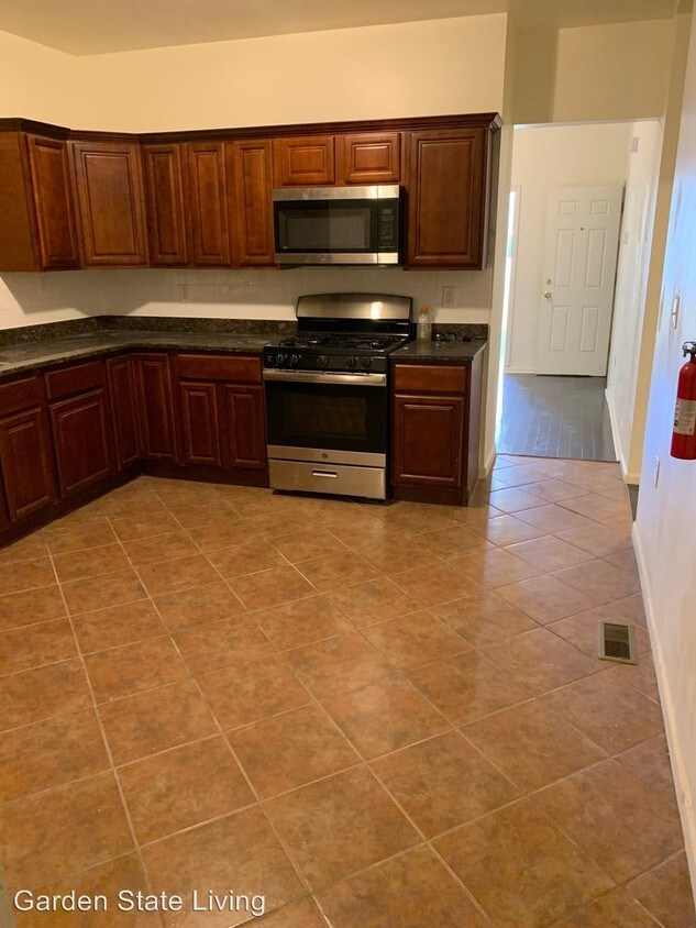 Primary Photo - 29 Highland Ave