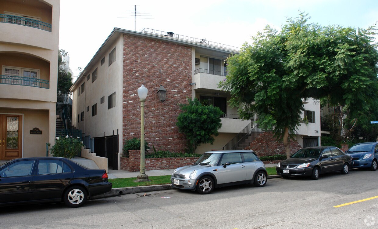 1701 Malcolm Ave, Los Angeles, CA 90024 Apartments in Los Angeles, CA