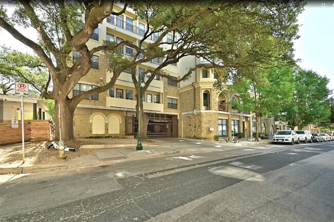 Building Photo - 2505 San Gabriel St