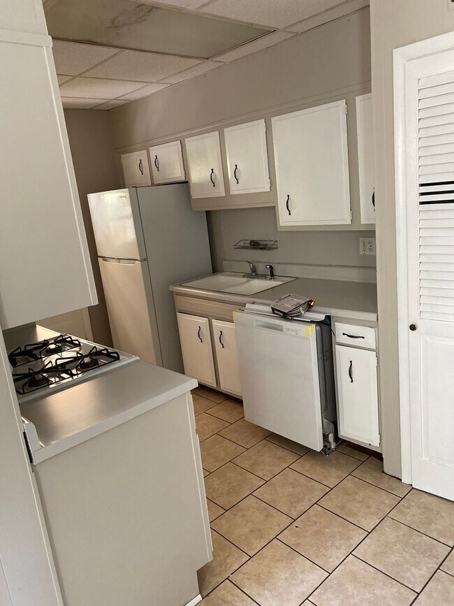 Foto del edificio - 209-211 North Bromley Avenue