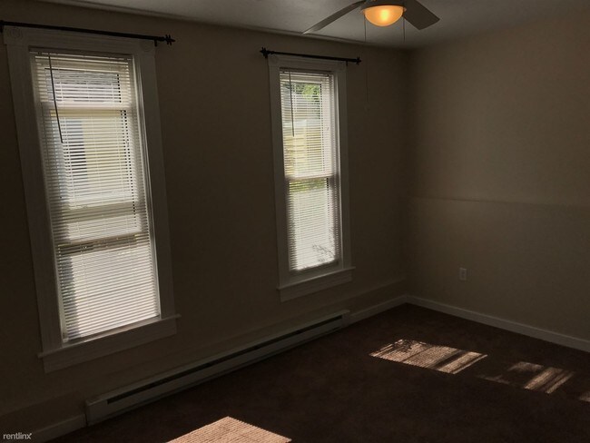 Foto del edificio - 421 Defiance Ave