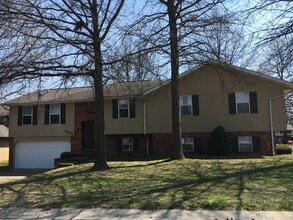 Building Photo - 1206 Woodbridge St