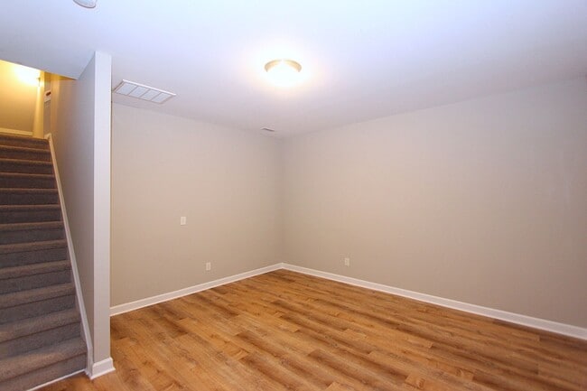 Building Photo - 3 Story Townhome near Brier Creek!