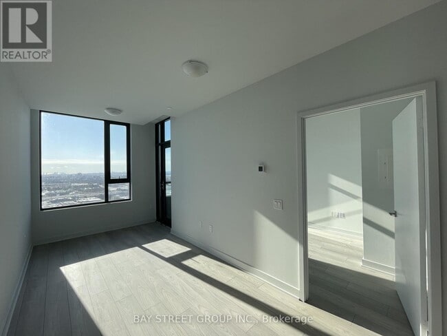 Building Photo - 2920 Hwy 7