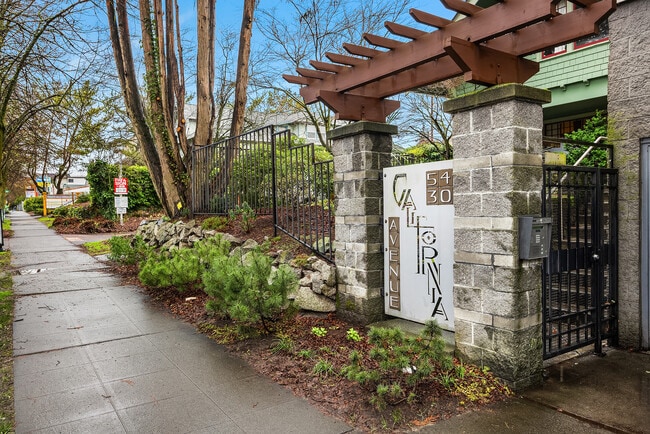 Building Photo - 5430 California Ave SW