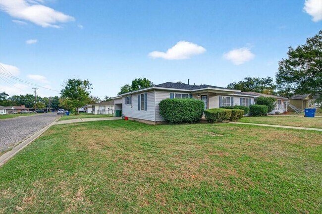 Foto del edificio - 707 Carver St