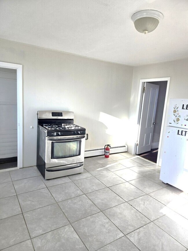 Building Photo - 184-186-186 Allston St