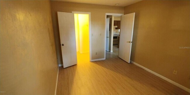 Building Photo - 3433 NE 10th St