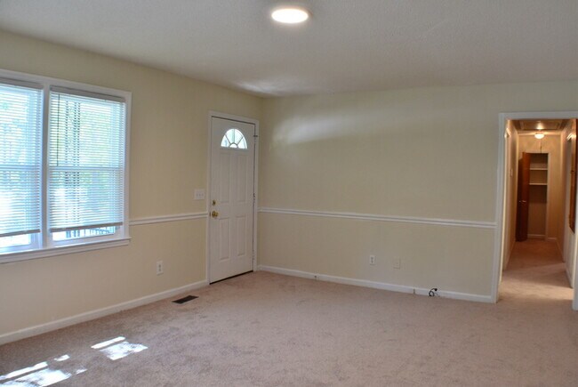 Building Photo - 111 Sandwood Drive