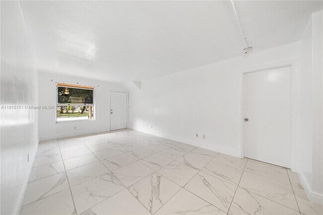 Building Photo - 2301 NE 170th St