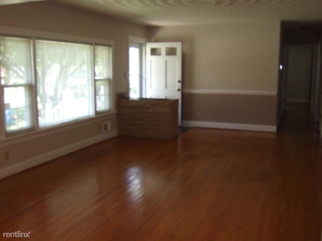 Building Photo - 4221 Nina Dr