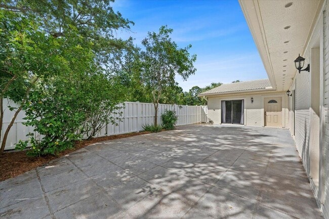 Building Photo - 12556 Woodmill Dr
