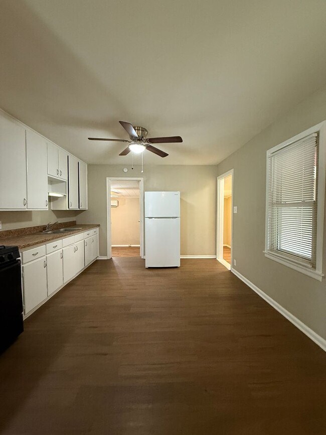 Foto del edificio - 3 Bedroom 2 Bath - Brook Village