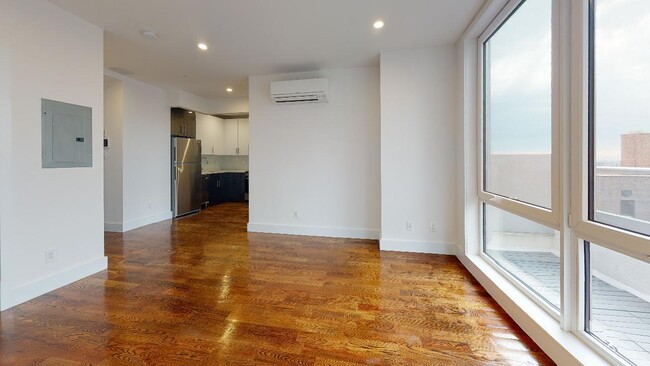 Foto del edificio - 13828 Queens Blvd