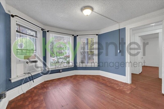 Building Photo - 1827 T St