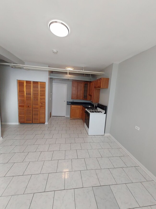 Building Photo - Beautiful 1 Bed w/ Great Management