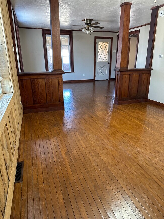 Building Photo - 312 N Jarvis St