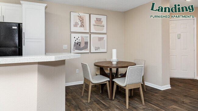 Foto del edificio - 3201 Huntington Pl Dr