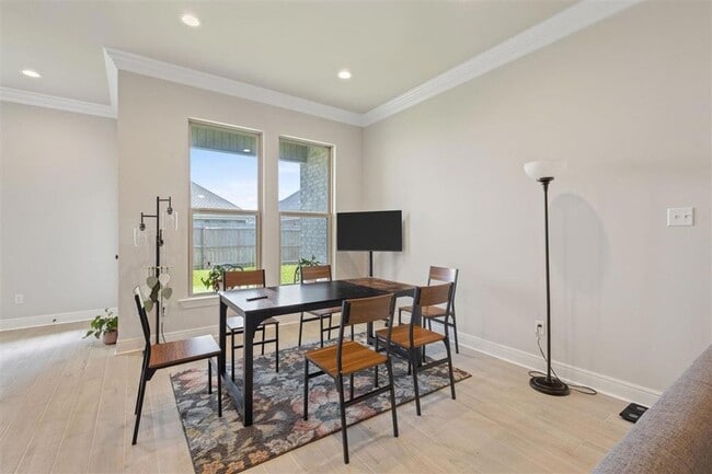 Foto del edificio - 4479 Lakes Edge Dr