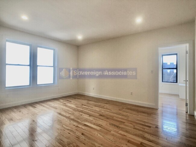 Foto del edificio - 270 Fort Washington Ave