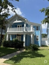 Building Photo - 1173 Island Pl E