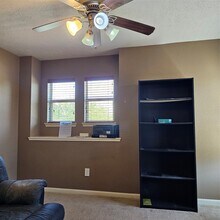 Building Photo - 11727 Madison Oak St