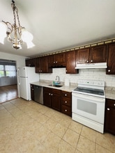 Building Photo - 12 Cutter St