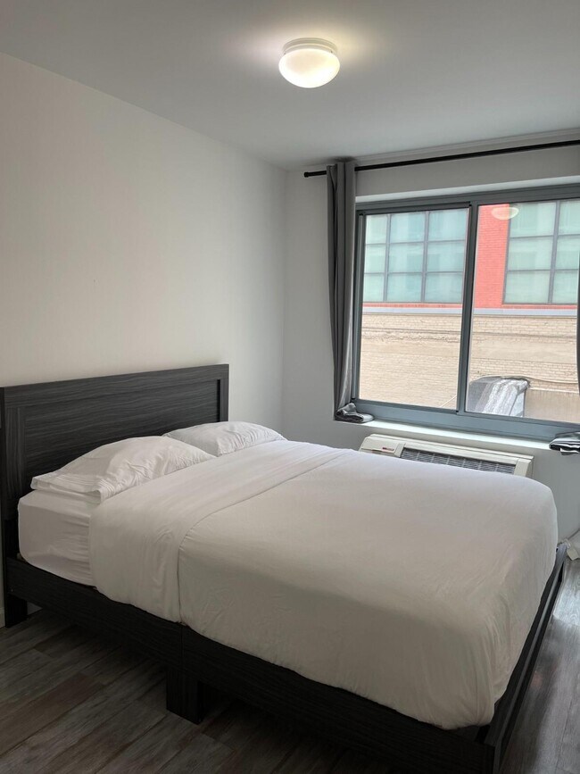 Foto del edificio - 521 W 48th St