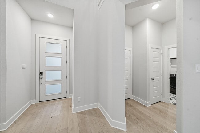 Building Photo - 31719 Hatcher Grv Ln