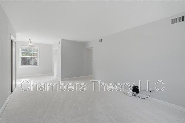 Building Photo - 2603 Arlington Blvd