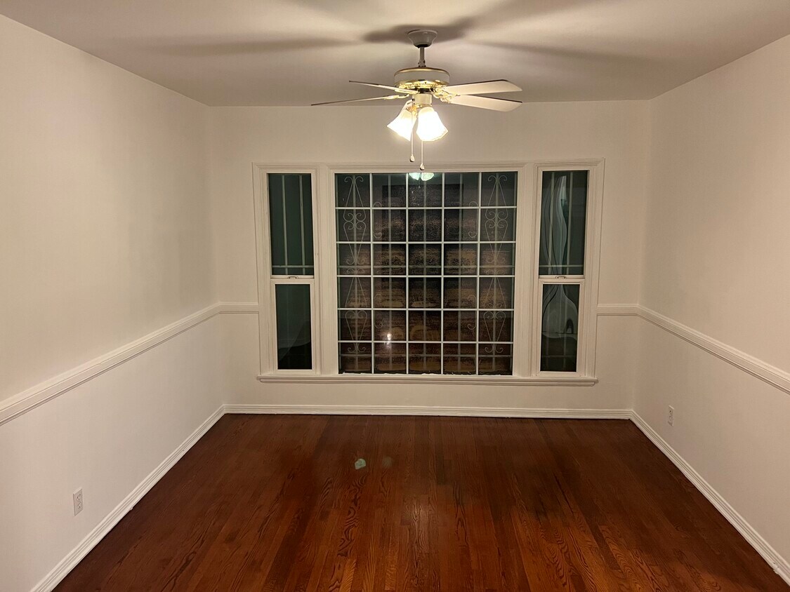 Dining room/ Office/Den - 1078 S Mansfield Ave