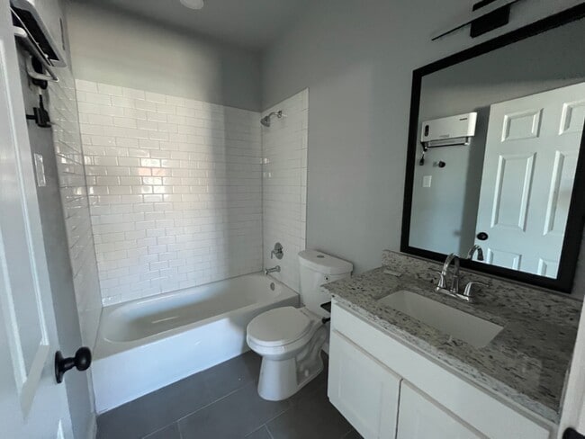 Foto del edificio - 2714 Observation Dr