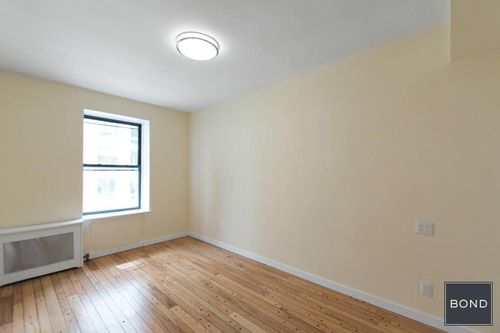 Building Photo - 400 W 25th St