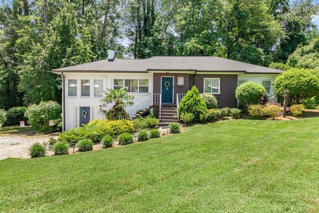 Building Photo - 2100 Cascade Rd