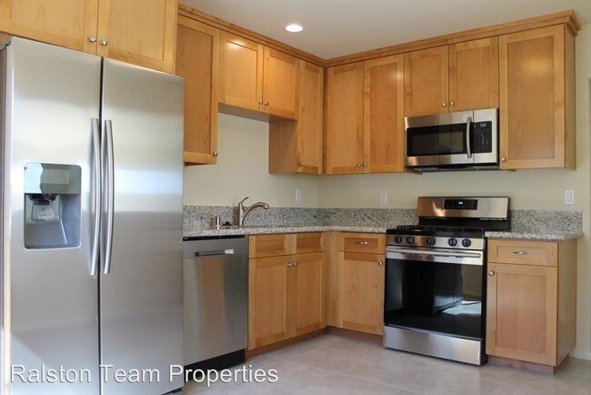 Building Photo - 4 br, 2 bath House - 2565 Elm Ave