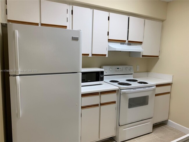 Foto del edificio - 530 S Park Rd