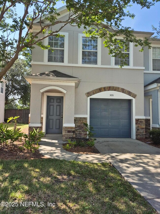 Building Photo - 5851 Parkstone Crossing Dr